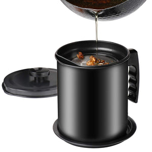 Bacon Grease Container with Fine Mesh Strainer, 1.3 L almost 6 Full Cups Iron Cooking Oil Can with Removable a Coaster Tray for Kitchen Fat Storage Black
